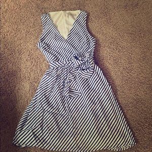 Perfect condition Loft wrap dress // Size 8